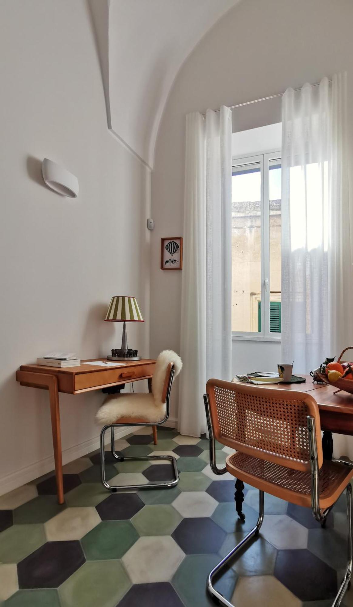 Coniger 4 In Centro Con Wi-fi E Smart Tv