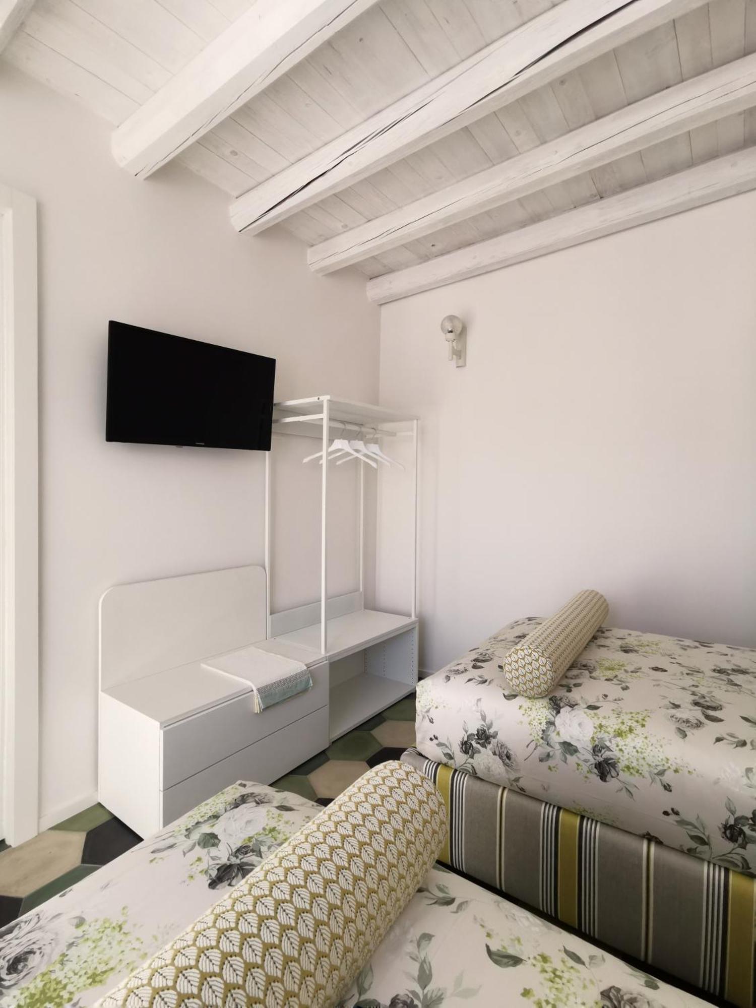 Coniger 4 In Centro Con Wi-fi E Smart Tv Lecce